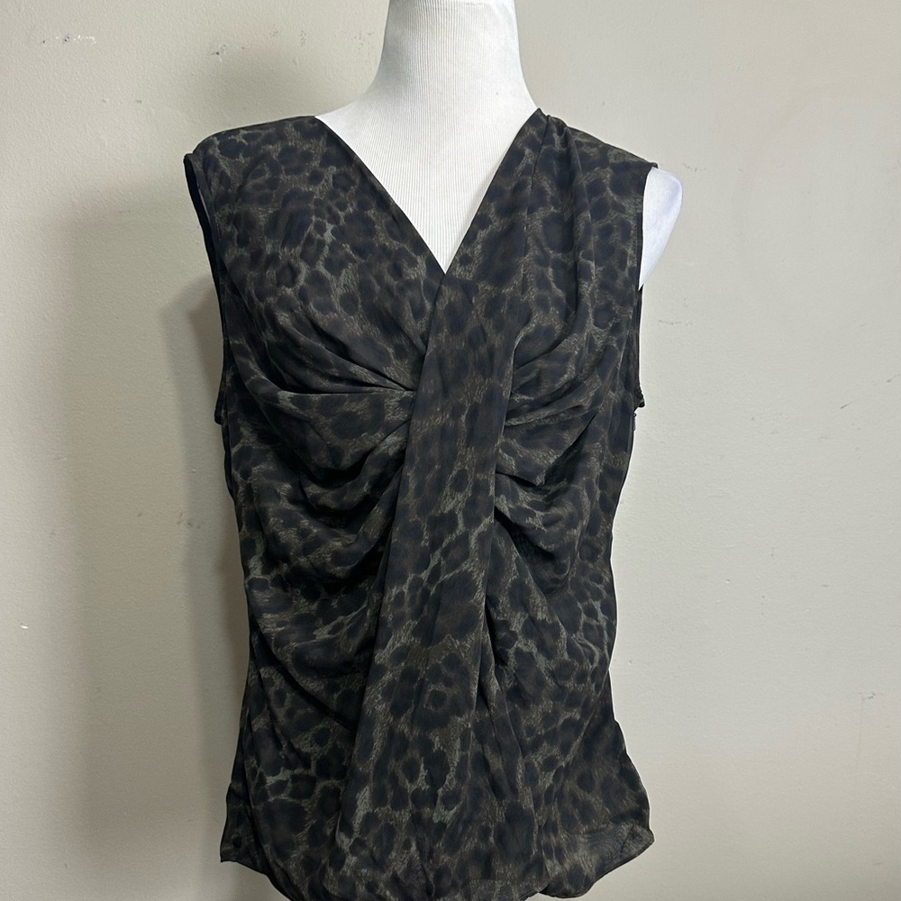 Michael Kors women’s XL twist front sleeveless V-neck leopard print top New